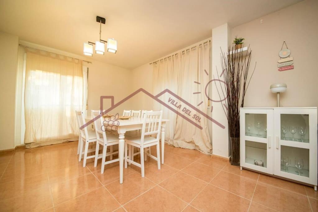 Villa Del Sol - Piscina Climatizada Mentrida Esterno foto