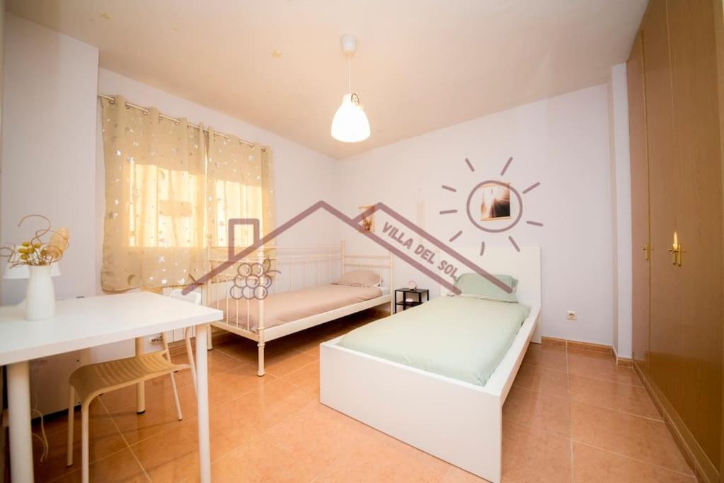Villa Del Sol - Piscina Climatizada Mentrida Esterno foto